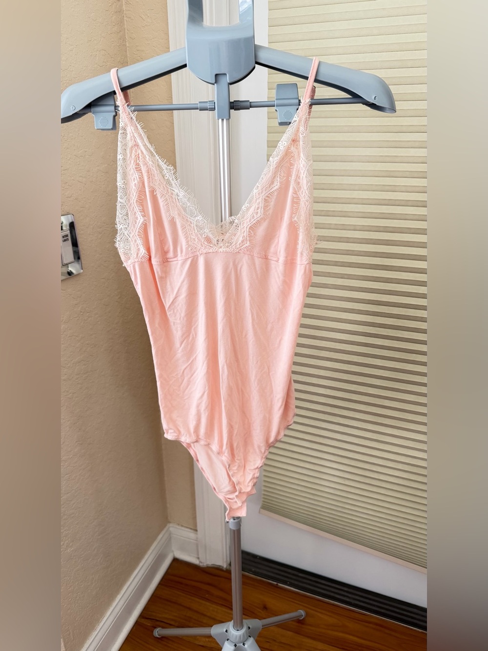 POL Blush Pink Lace-Trim V-Neck Bodysuit